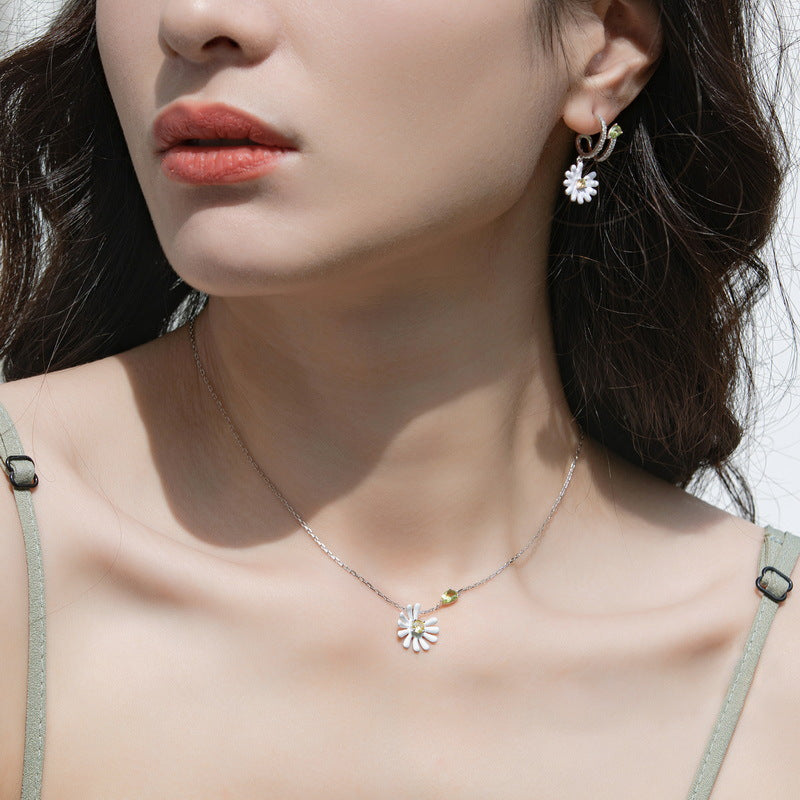Daisy Peridot Necklace